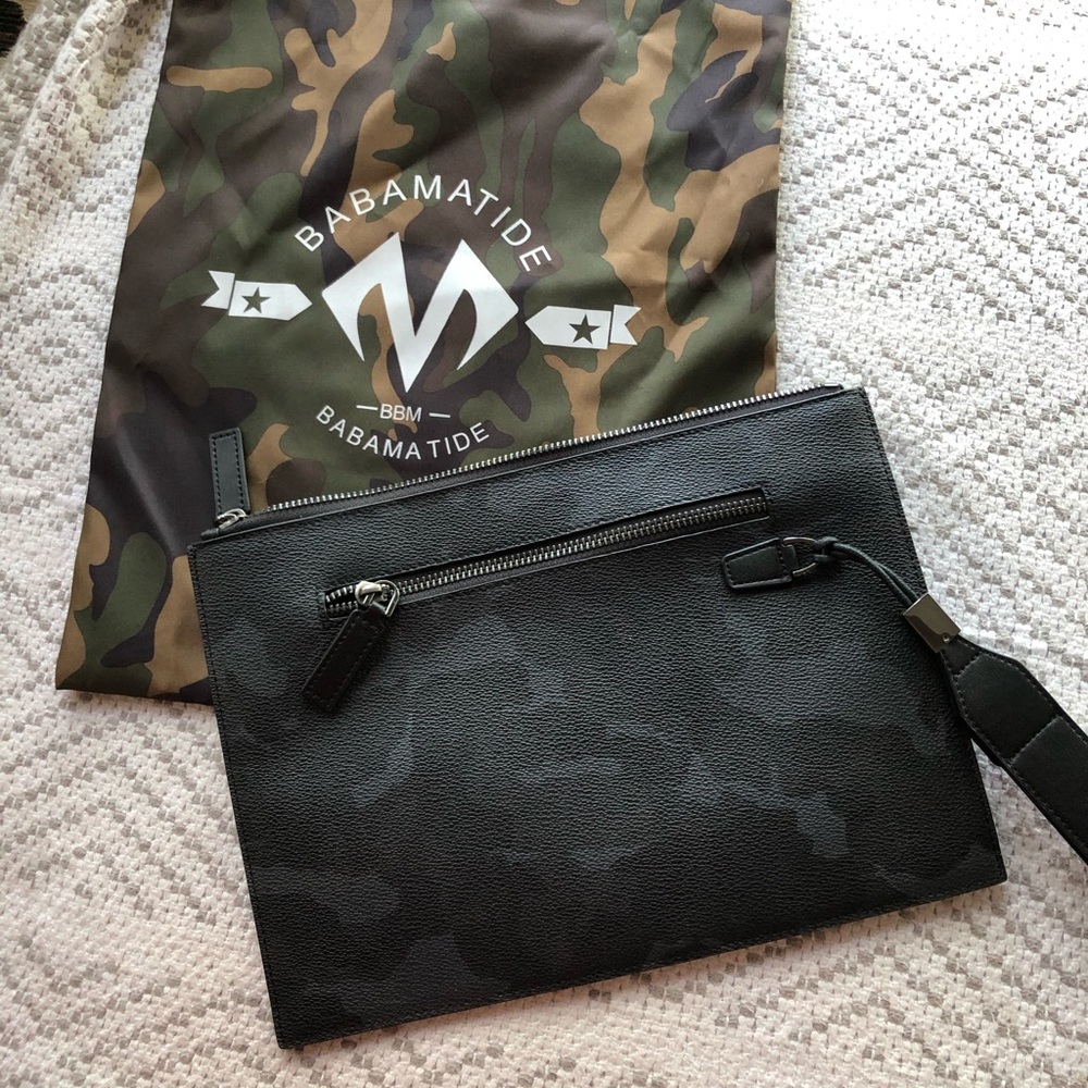 Babamatide Camo Wristlet